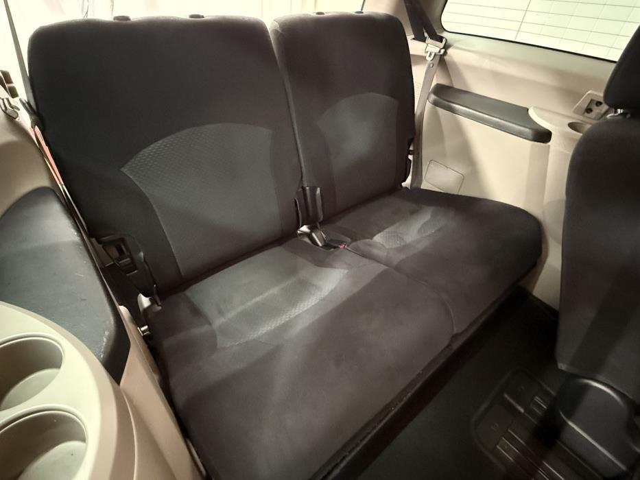 MITSUBISHI Grandis 2009