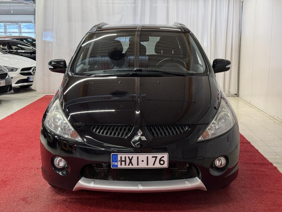 MITSUBISHI Grandis 2009