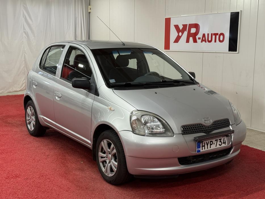 TOYOTA Yaris 2001