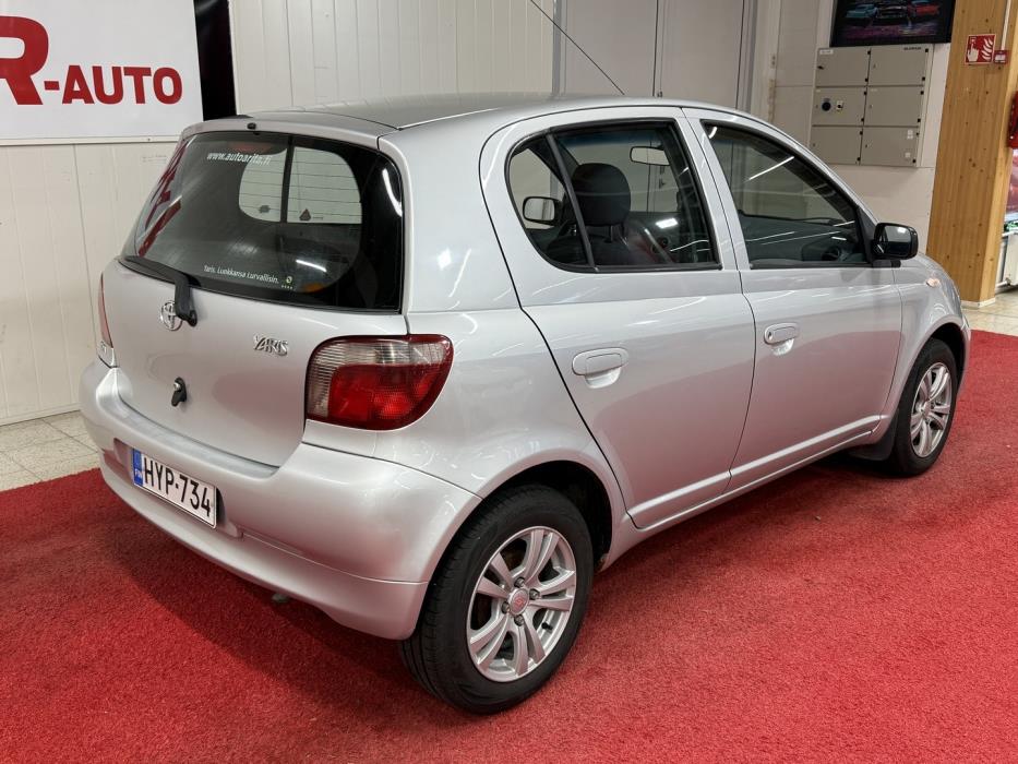 TOYOTA Yaris 2001