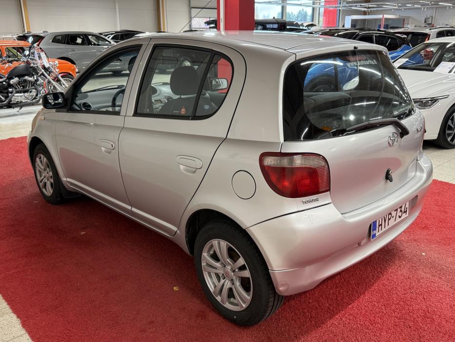 TOYOTA Yaris 2001