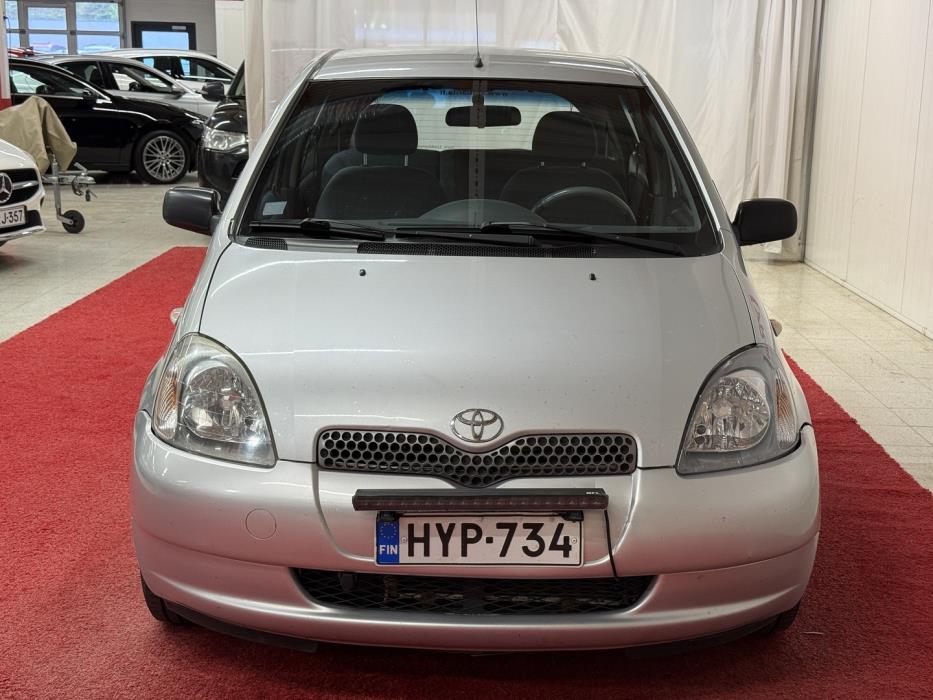 TOYOTA Yaris 2001