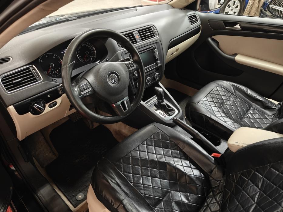 VOLKSWAGEN Jetta 2013