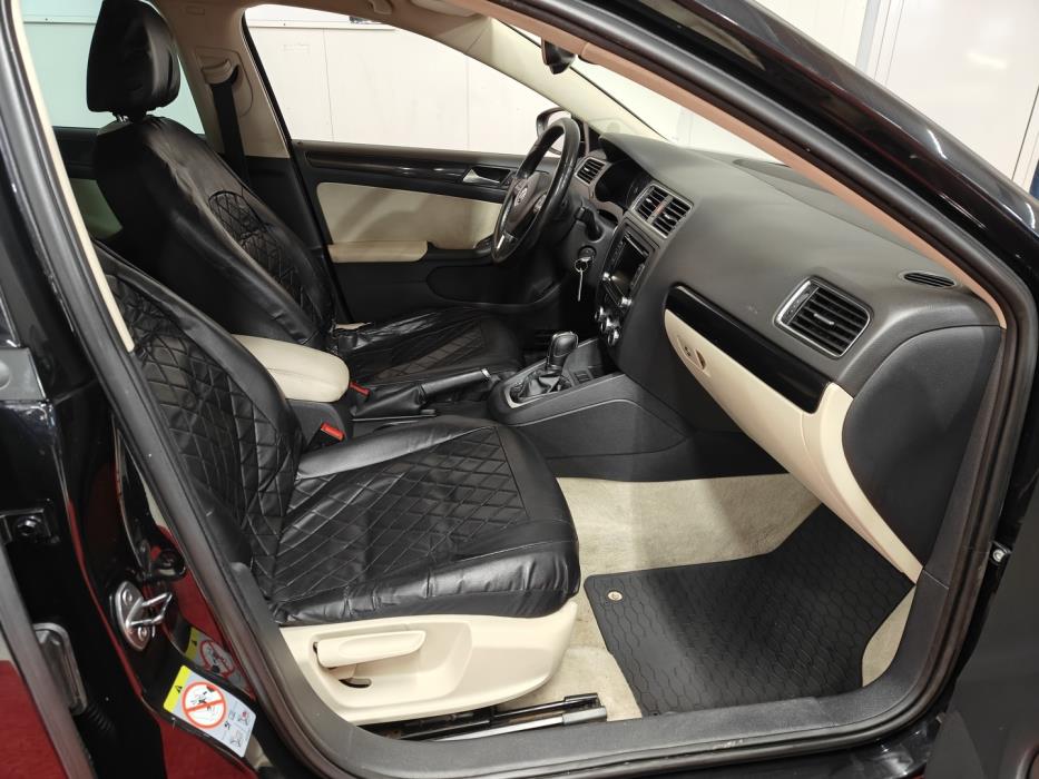 VOLKSWAGEN Jetta 2013