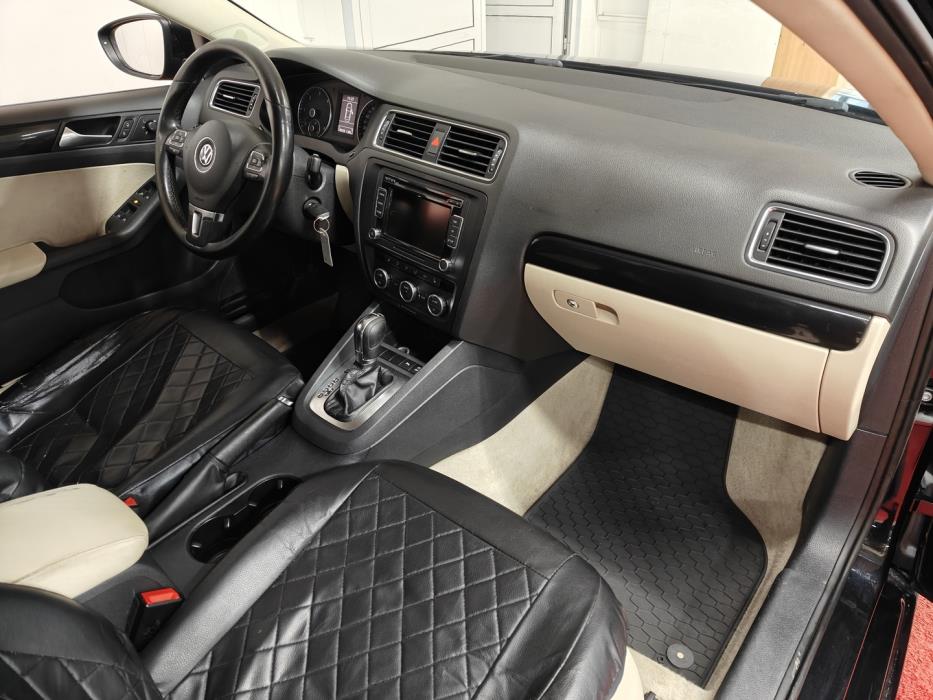 VOLKSWAGEN Jetta 2013