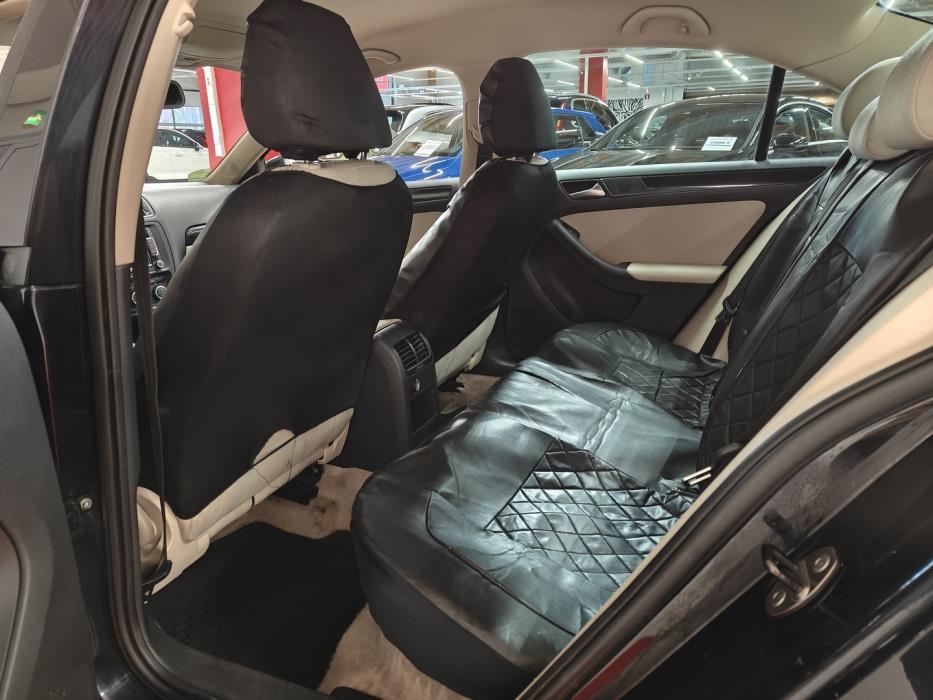 VOLKSWAGEN Jetta 2013