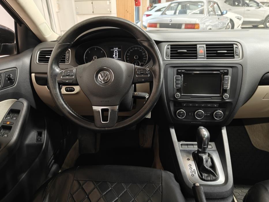 VOLKSWAGEN Jetta 2013