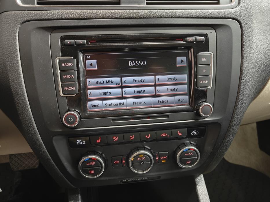 VOLKSWAGEN Jetta 2013