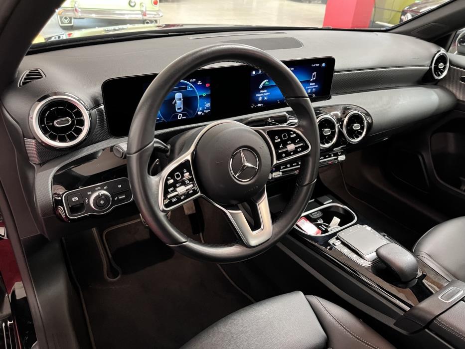 MERCEDES-BENZ A 2022