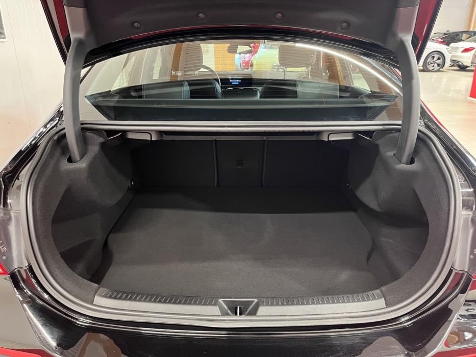 MERCEDES-BENZ A 2022