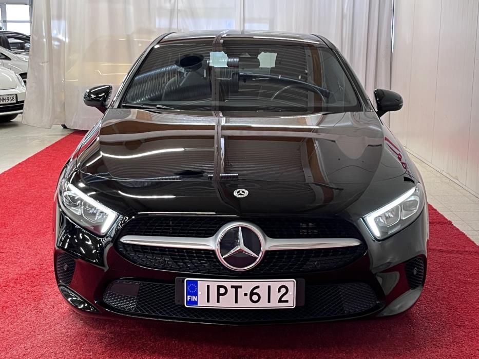 MERCEDES-BENZ A 2022