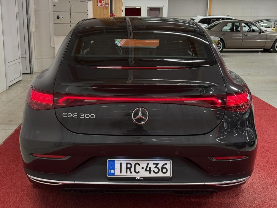MERCEDES-BENZ EQE 2023