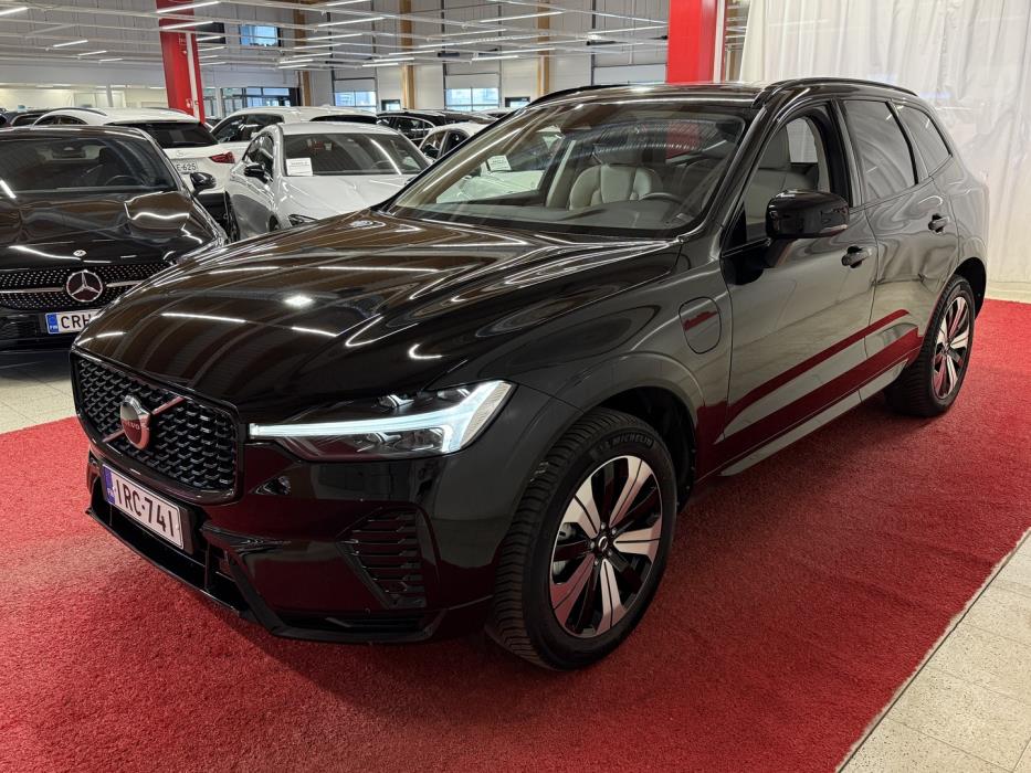 VOLVO XC60 2023