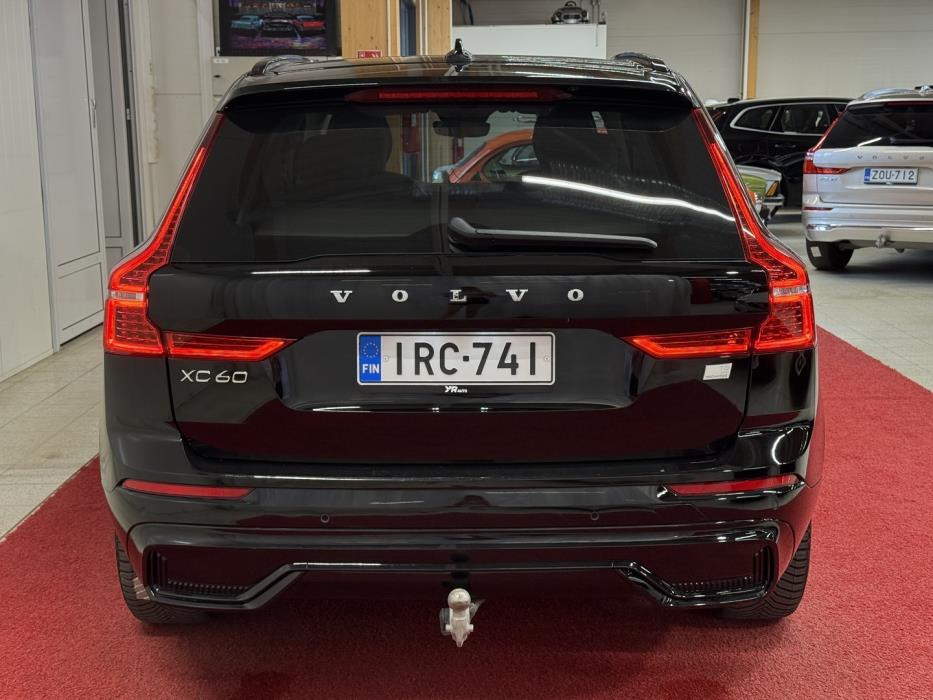 VOLVO XC60 2023
