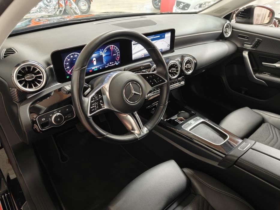 MERCEDES-BENZ A 2023