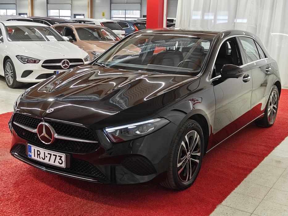 MERCEDES-BENZ A 2023
