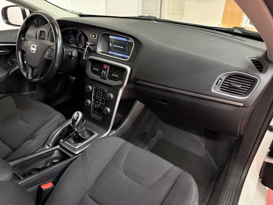VOLVO V40 2013