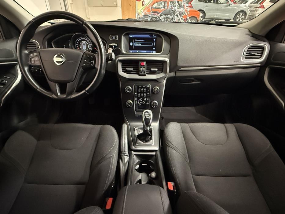 VOLVO V40 2013