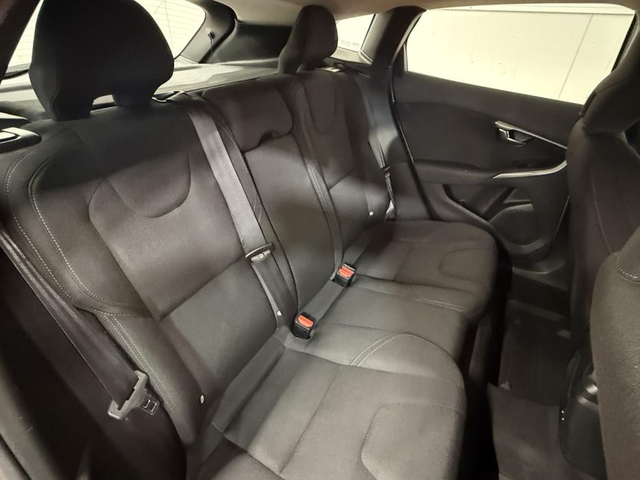 VOLVO V40 2013