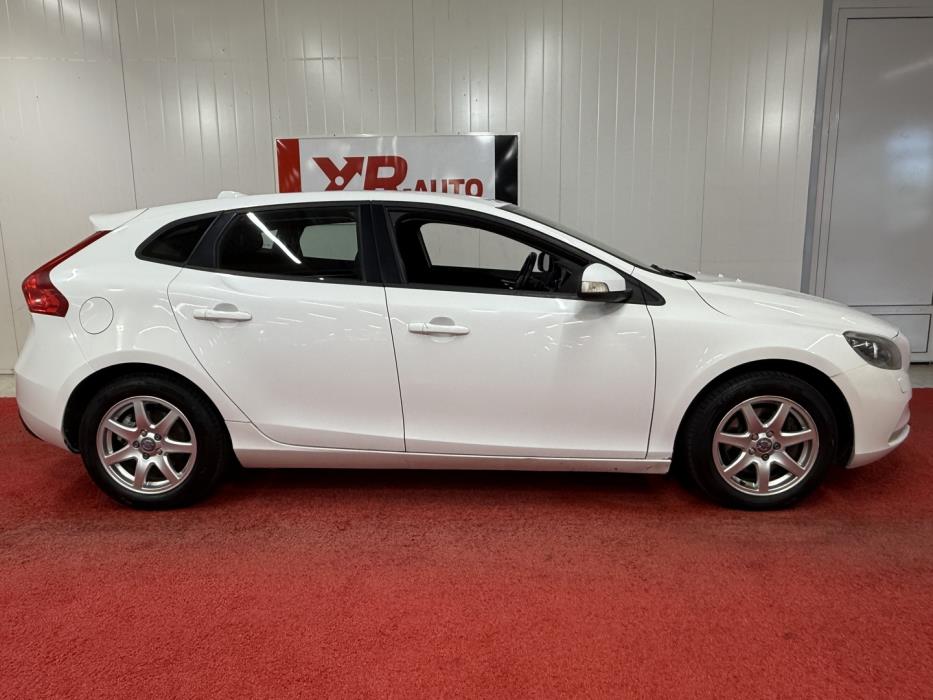 VOLVO V40 2013