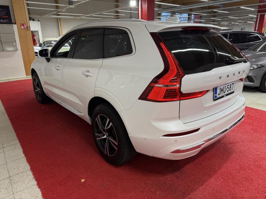 VOLVO XC60 2023