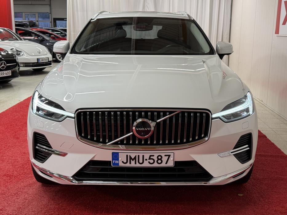 VOLVO XC60 2023