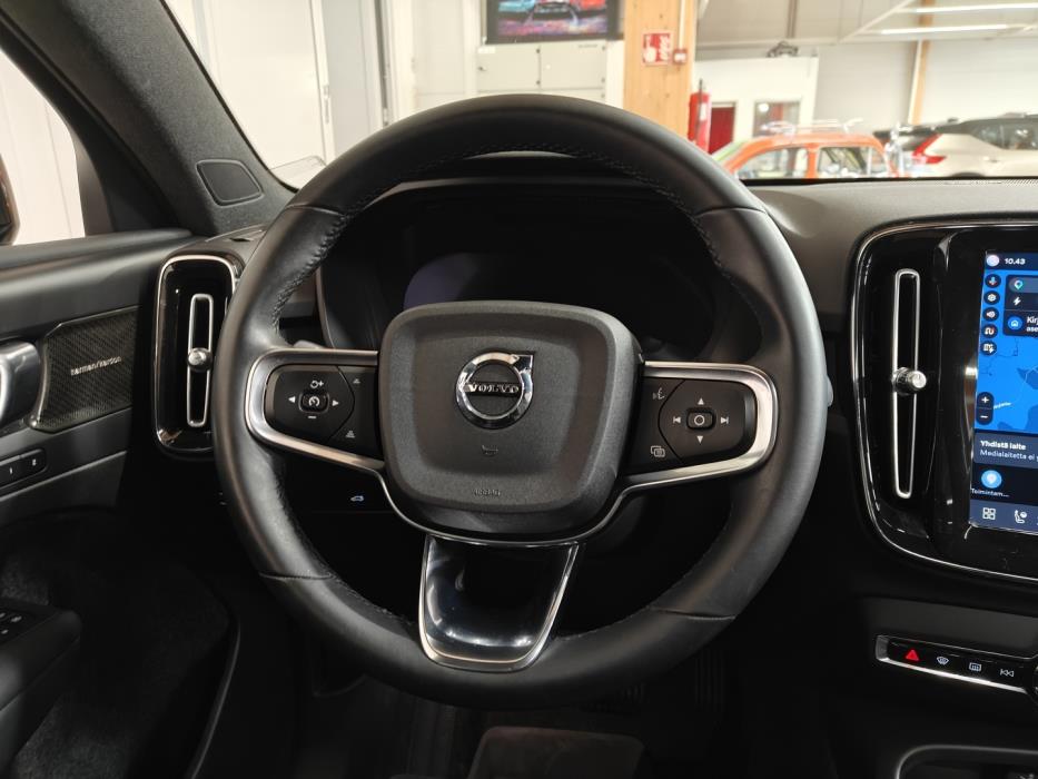 VOLVO C40 2023