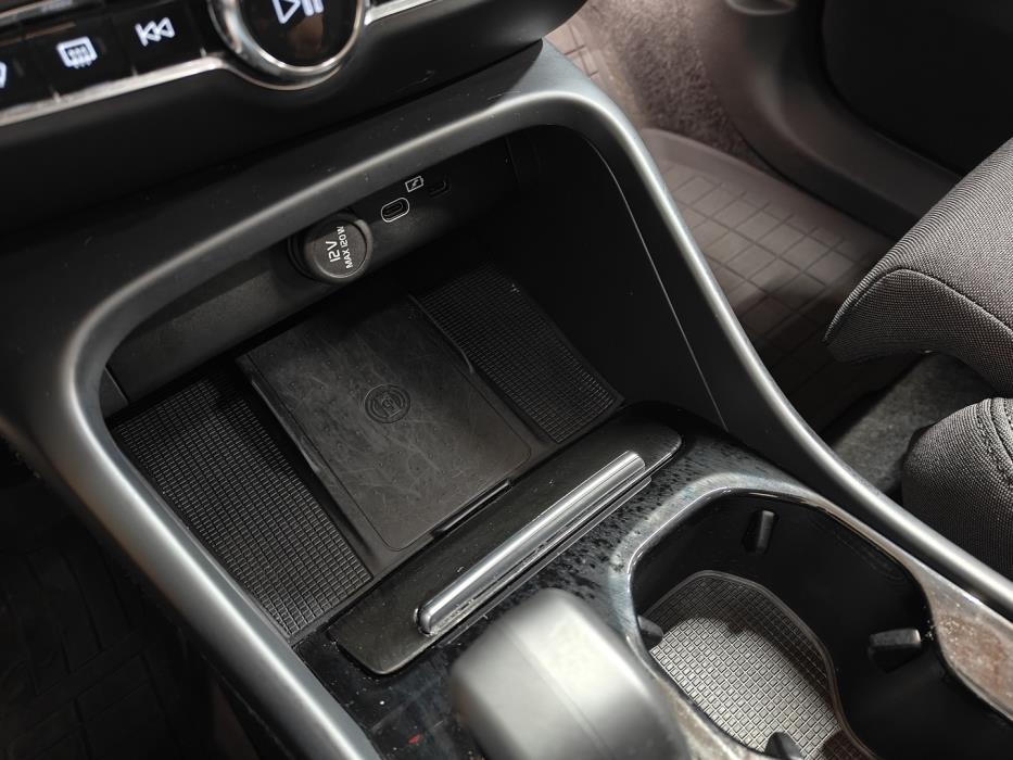 VOLVO C40 2023