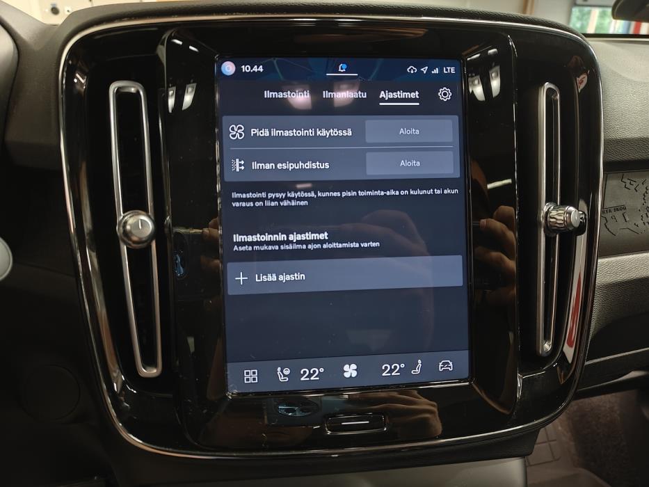 VOLVO C40 2023