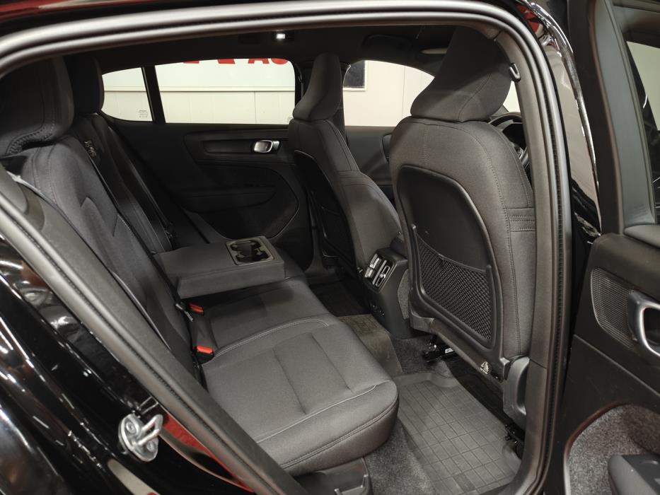 VOLVO C40 2023