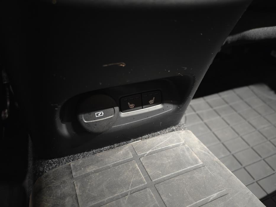 VOLVO C40 2023