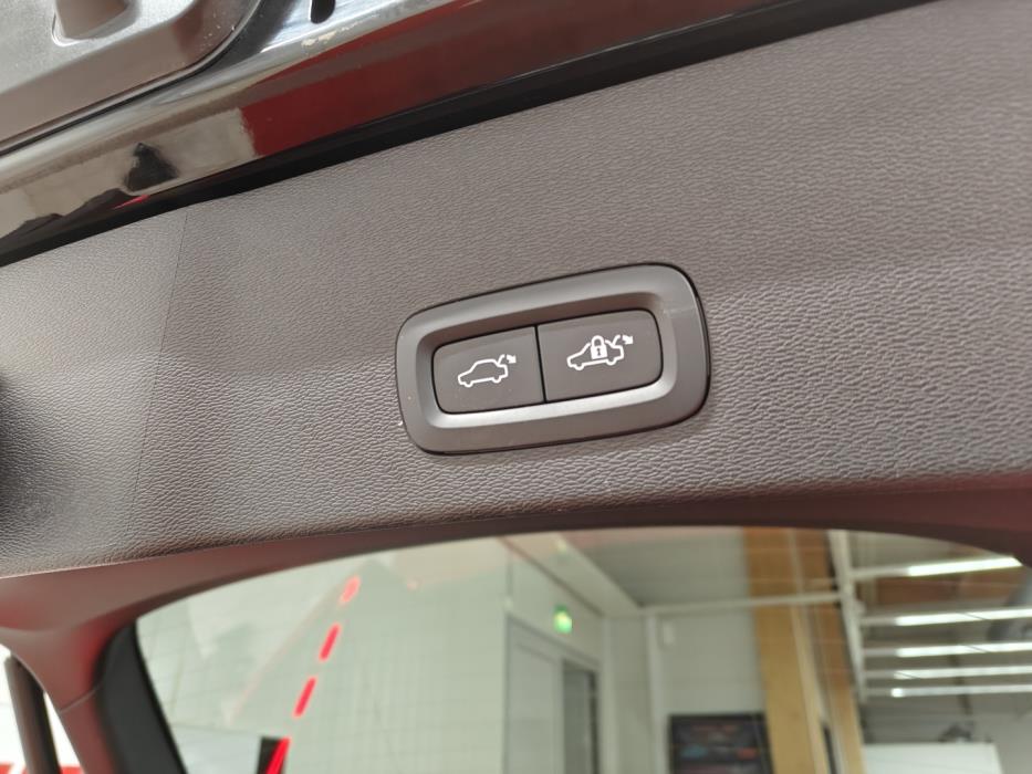VOLVO C40 2023