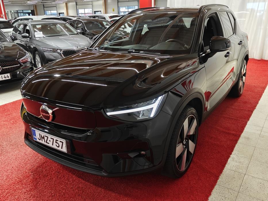 VOLVO XC40 2023