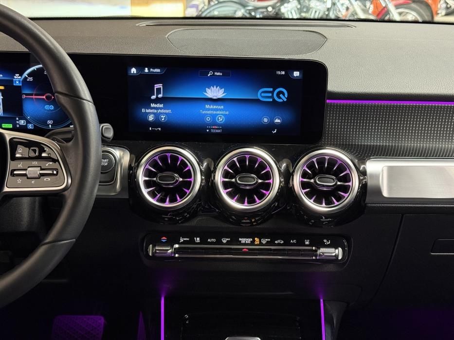 MERCEDES-BENZ EQB 2023