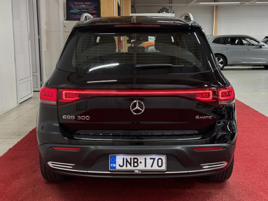 MERCEDES-BENZ EQB 2023