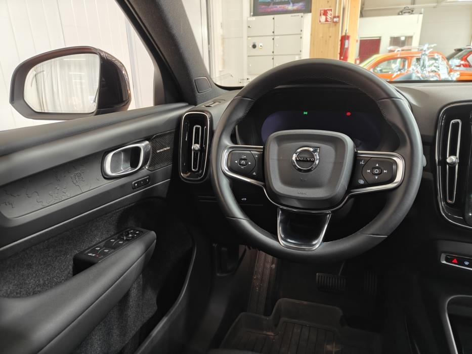 VOLVO C40 2024