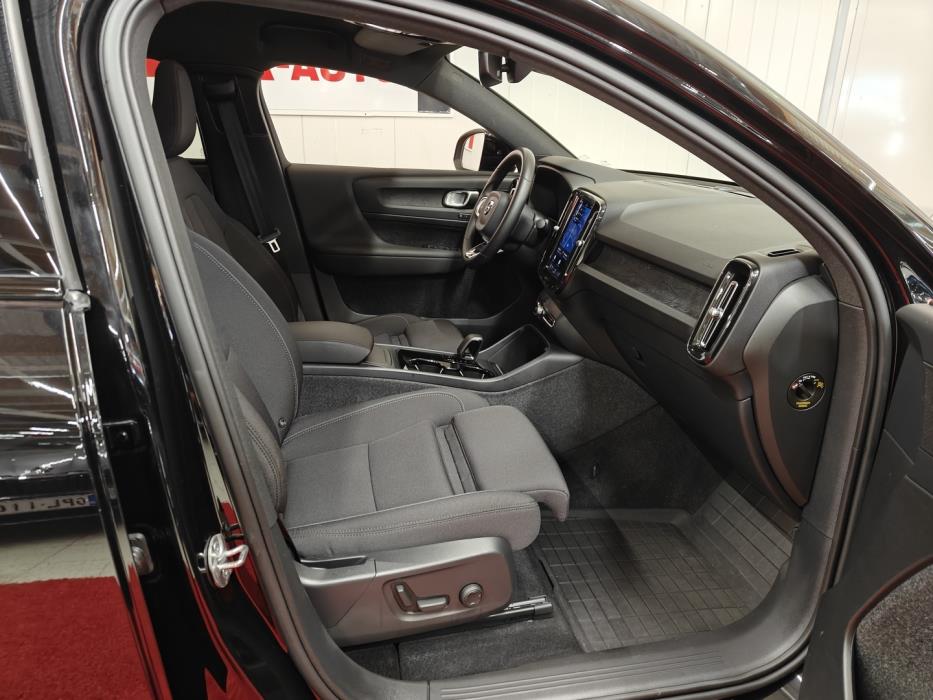 VOLVO C40 2024