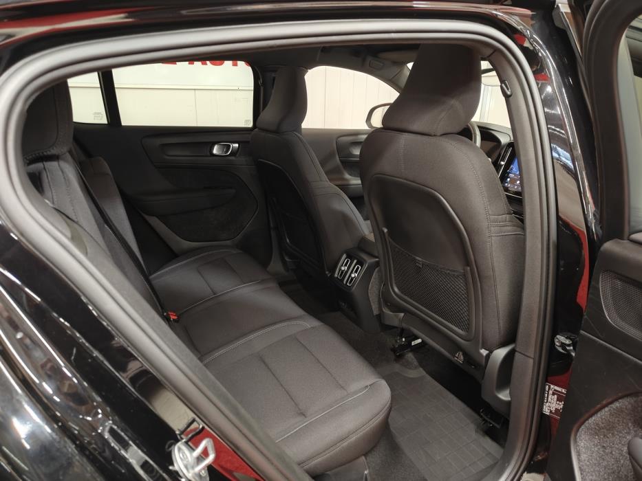VOLVO C40 2024