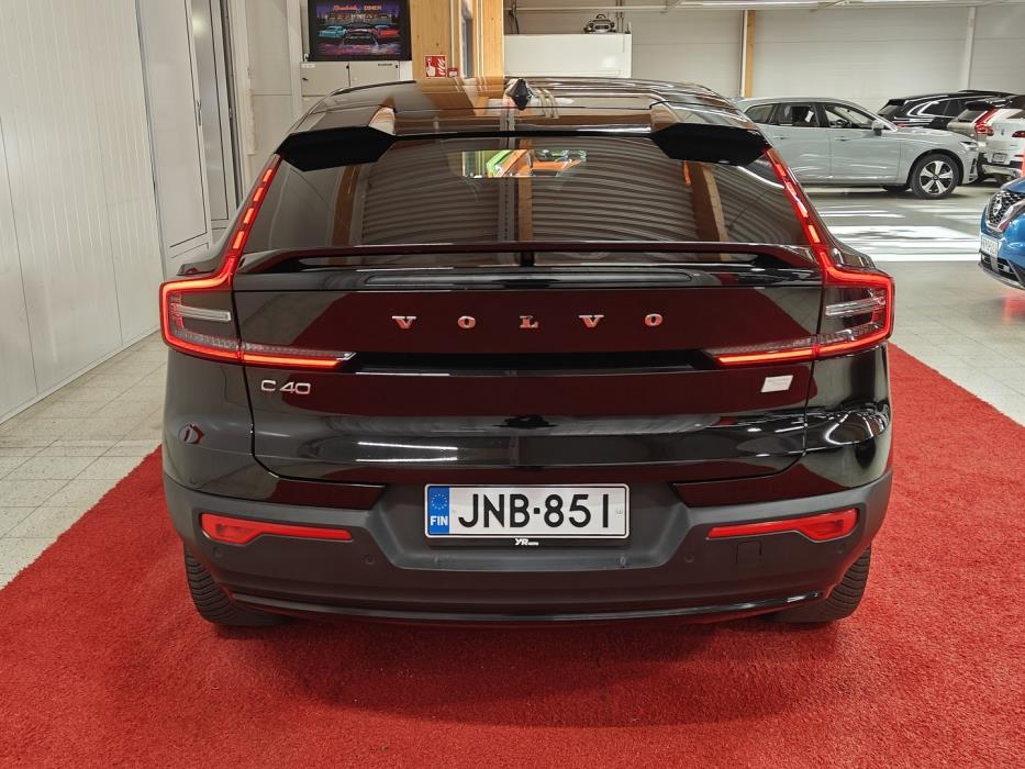VOLVO C40 2024