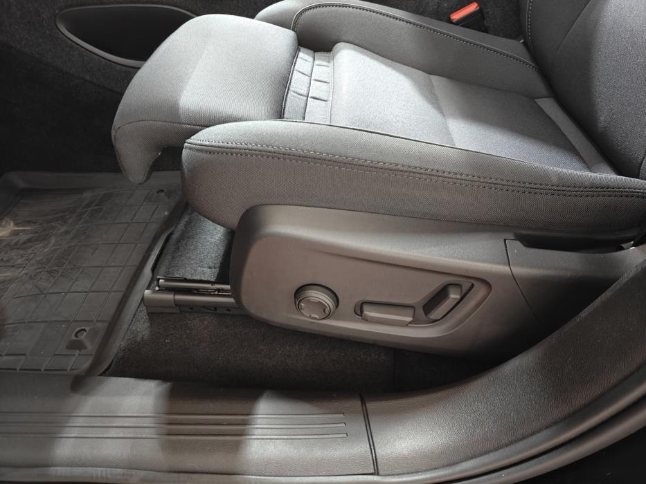 VOLVO C40 2024
