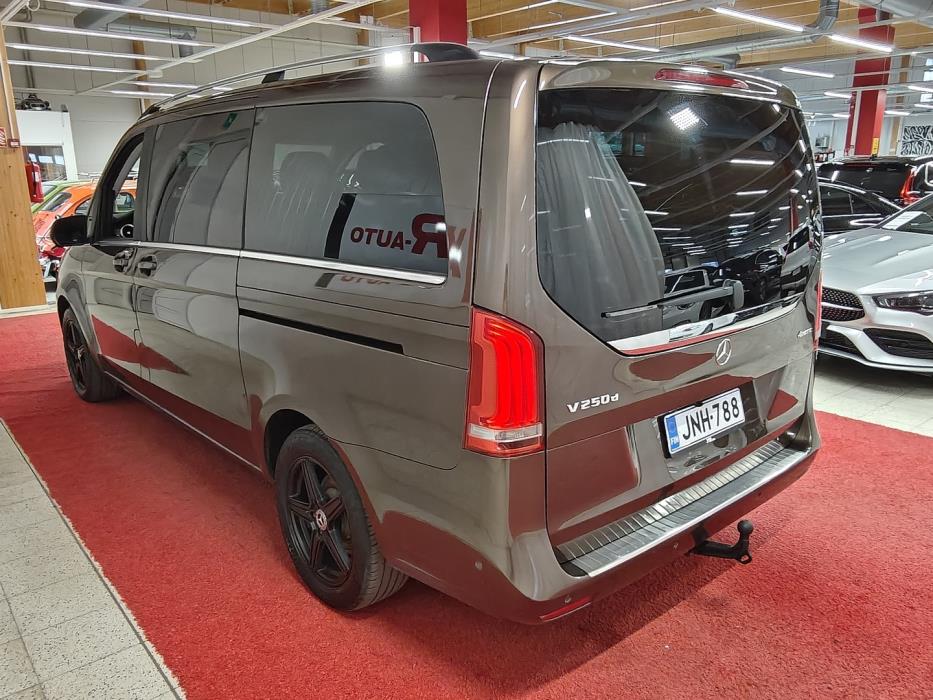 MERCEDES-BENZ V 2018