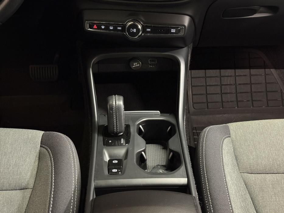VOLVO XC40 2021
