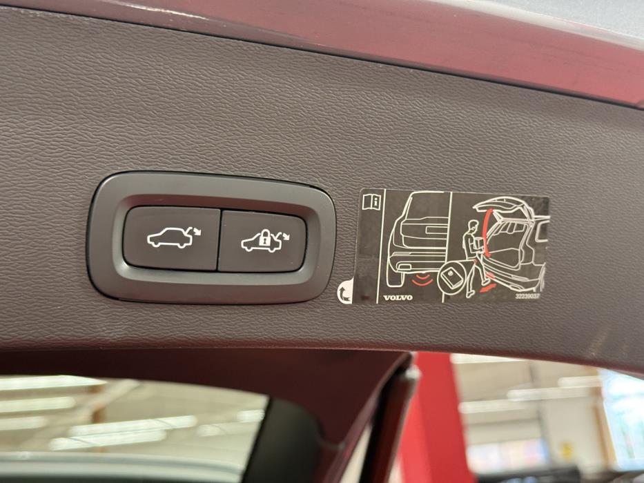 VOLVO XC40 2021