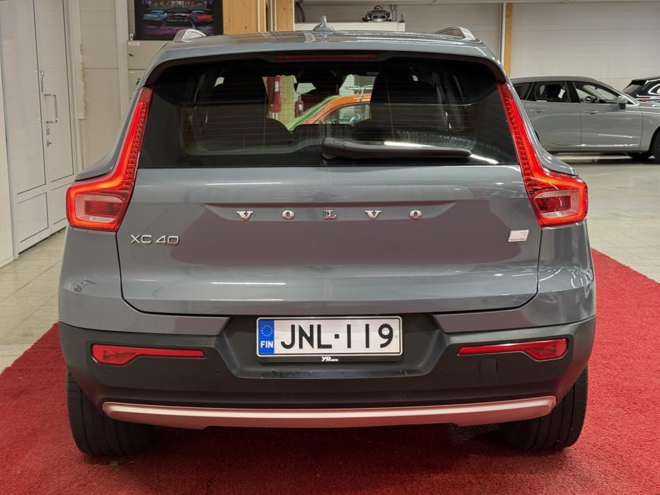 VOLVO XC40 2021