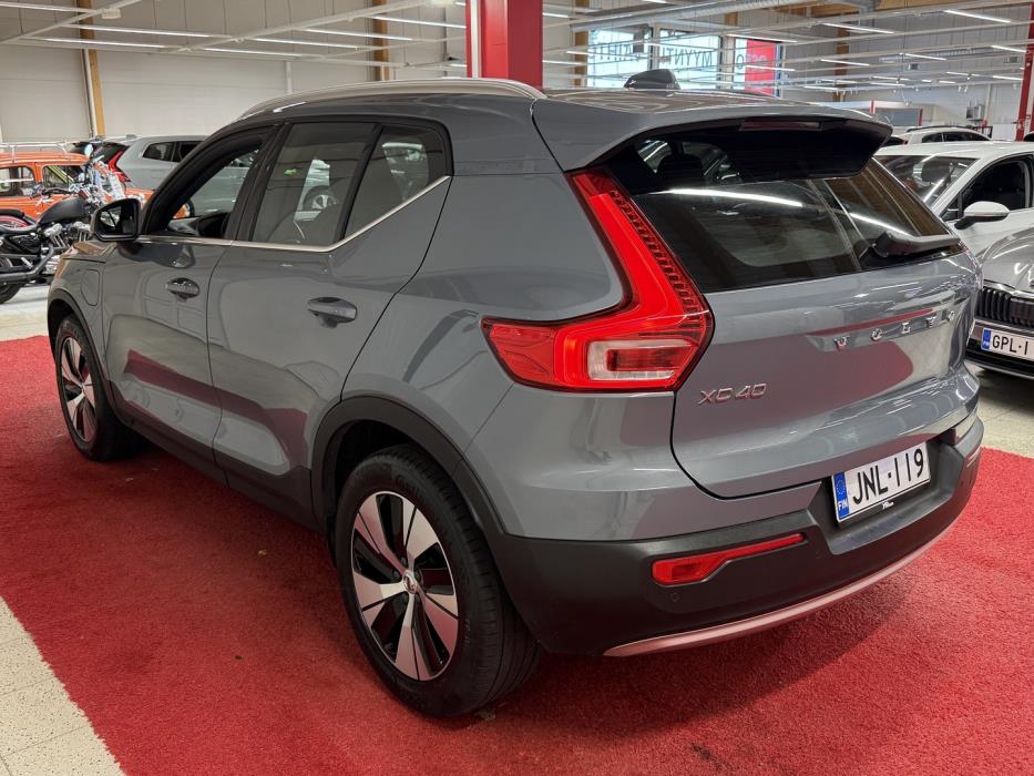 VOLVO XC40 2021
