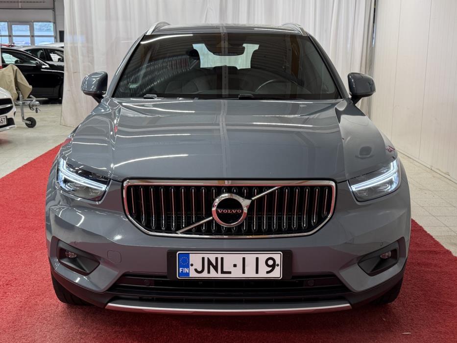 VOLVO XC40 2021