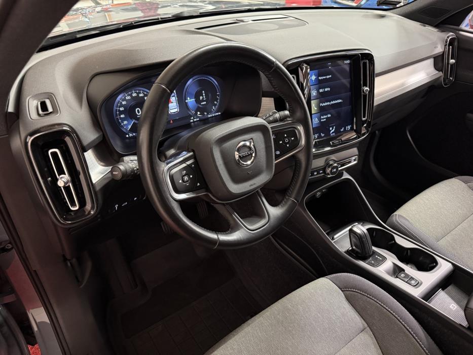 VOLVO XC40 2021