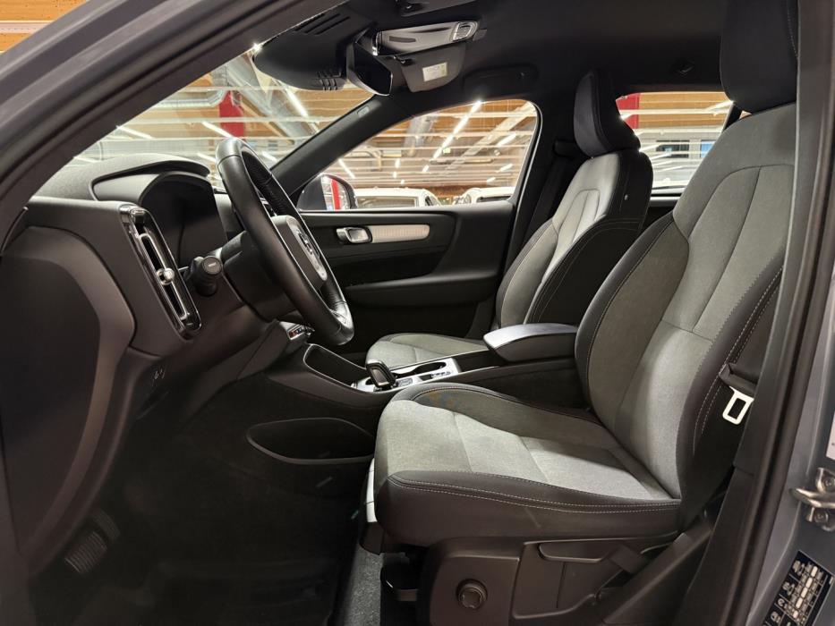VOLVO XC40 2021