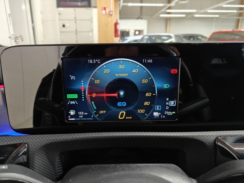 MERCEDES-BENZ A 2022