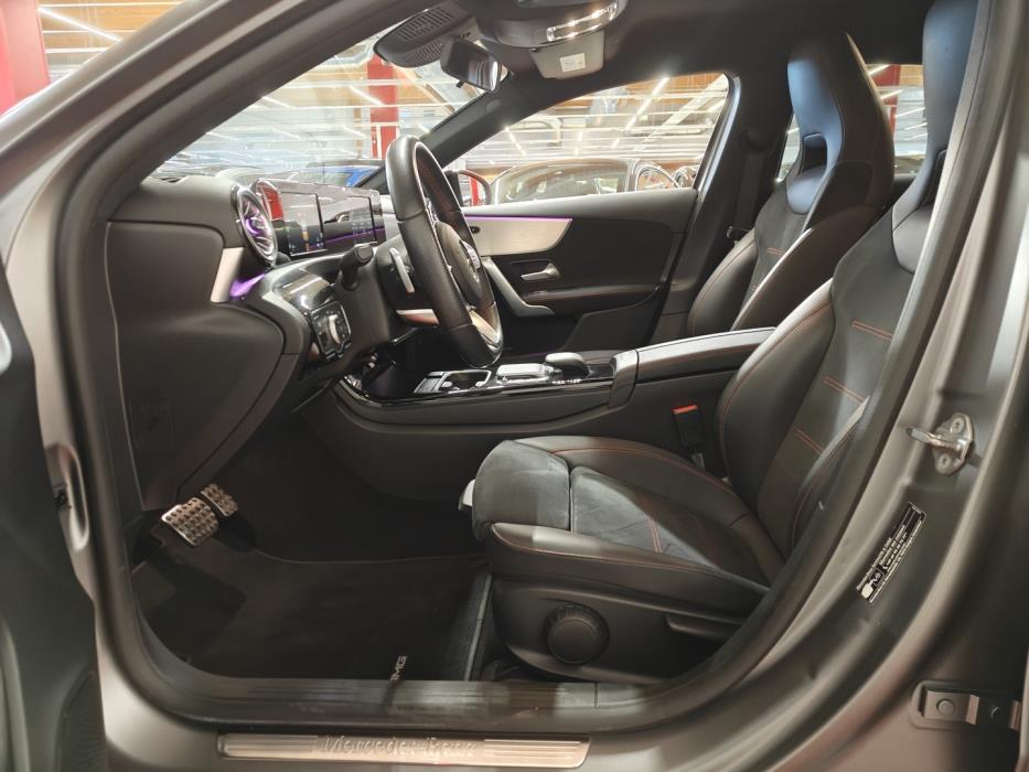 MERCEDES-BENZ A 2022